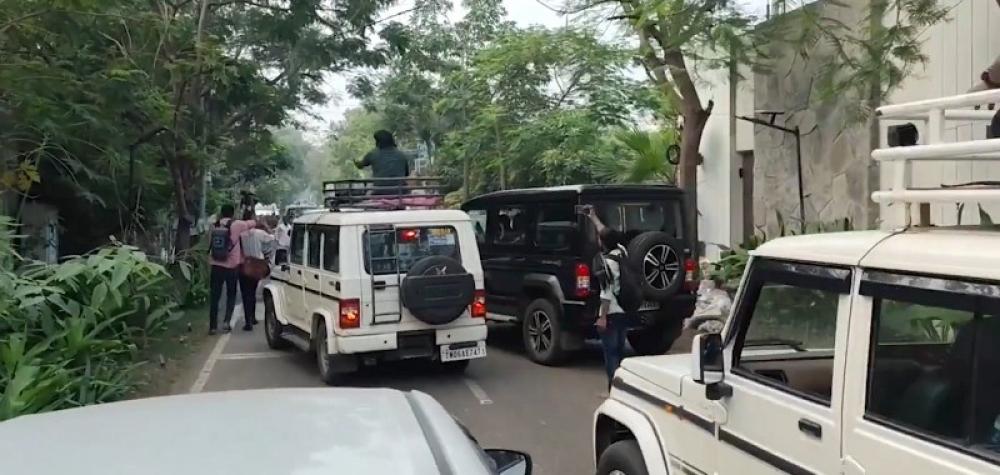 The Weekend Leader - Armed Man Arrested At Vijay’s Puducherry Rally Venue, Security Tightened