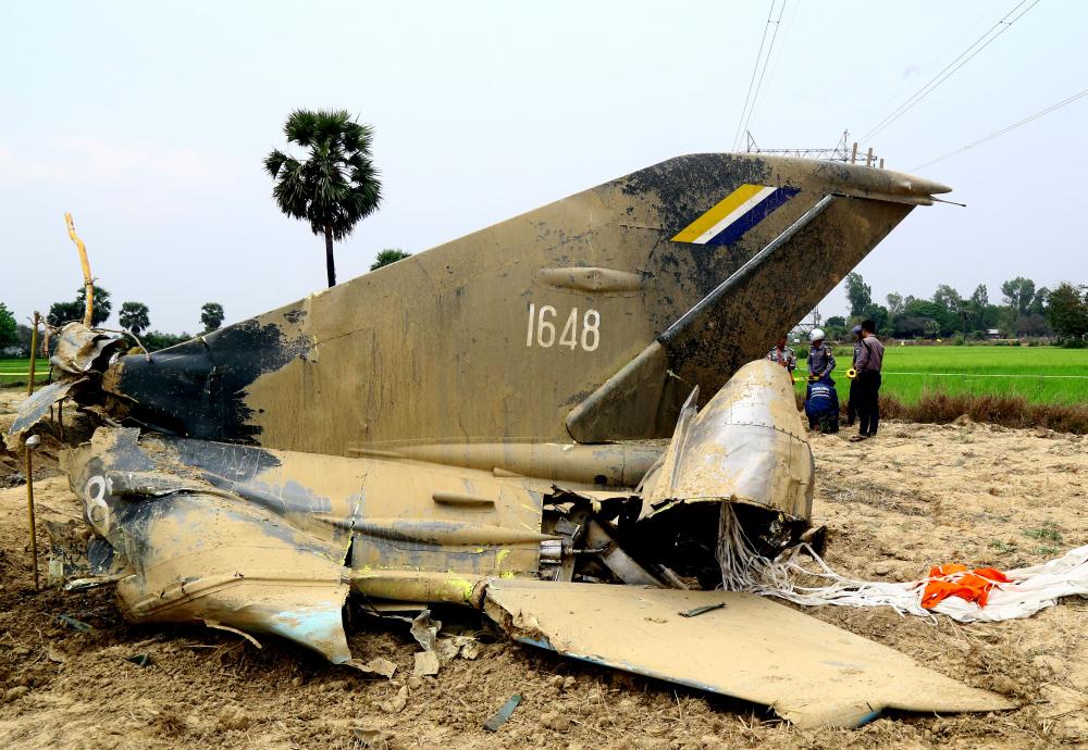 The Weekend Leader - 12 dead in Myanmar military plane crash
