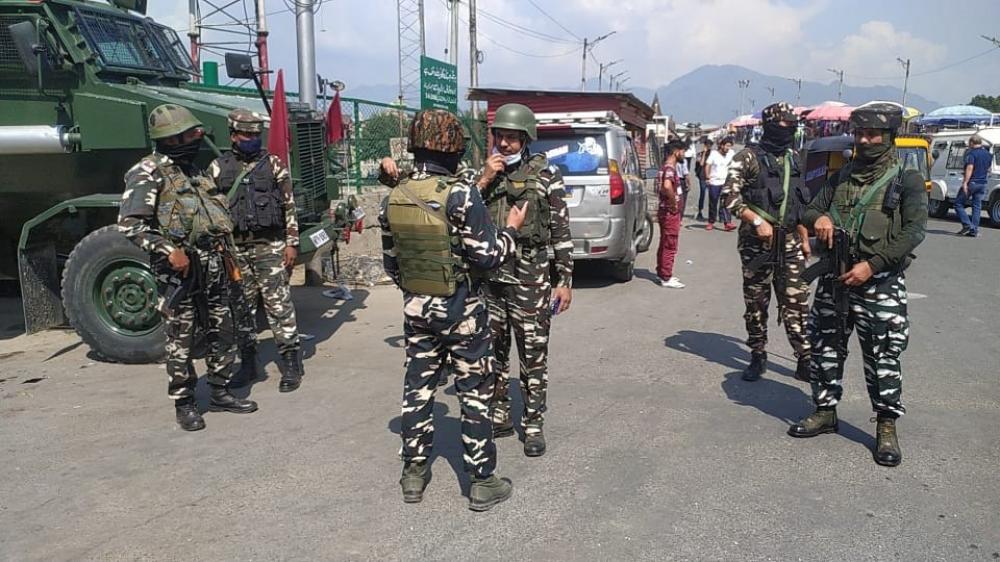 The Weekend Leader - 10 civilians injured in Srinagar grenade attack