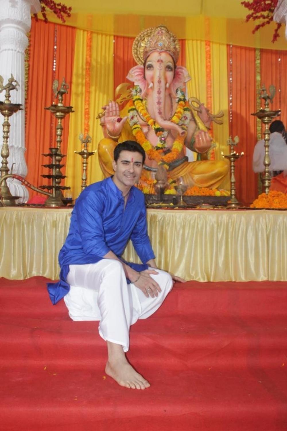 The Weekend Leader - Gautam Rode stars in 'Devon Ke Dev Ganesha' music video