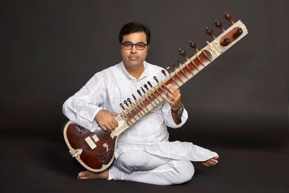 The Weekend Leader - Jazz jams with Sufi on Zakir Hussain, Purbayan Chatterjee's 'Unbounded'