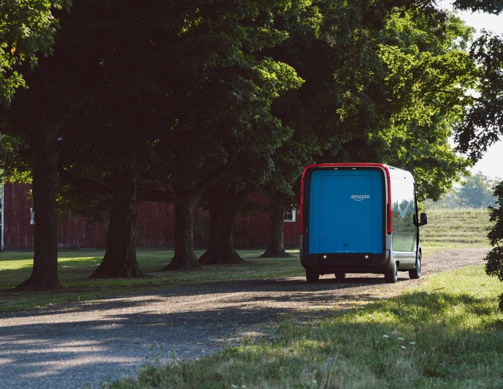 The Weekend Leader - Amazon introduces 1st custom electric delivery vehicle