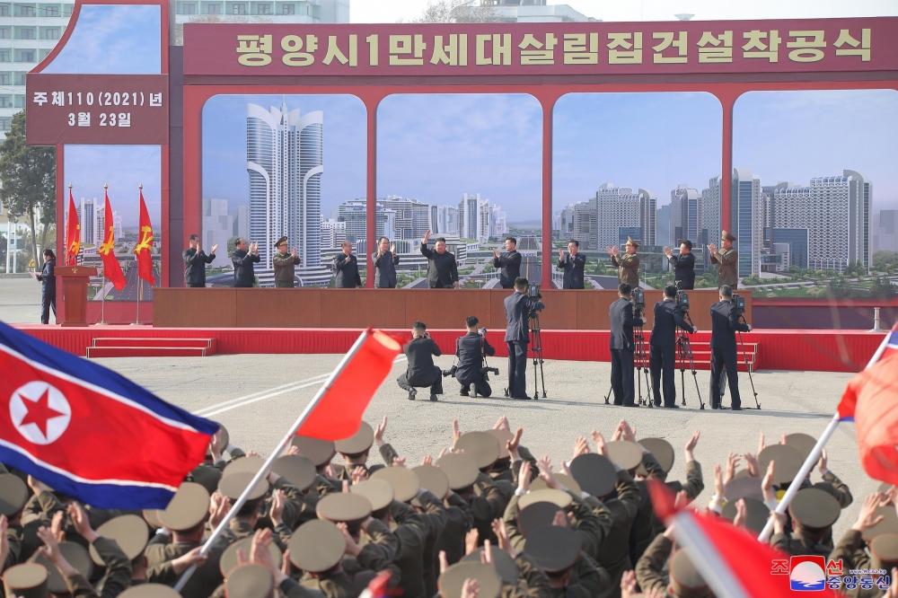 The Weekend Leader - N.Korea unveils new construction site under plan to build 10,000 homes