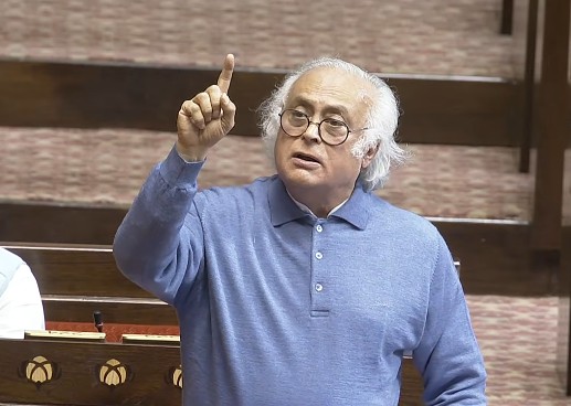 The Weekend Leader - PM, HM Set Out To Become Historians But Became ‘Distorians’: Jairam Ramesh