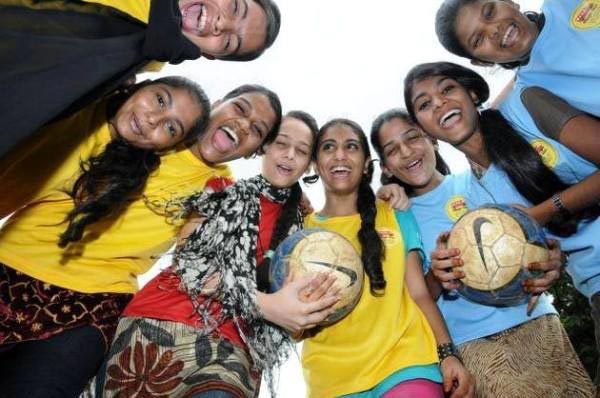 The Weekend Leader - Parcham girls' football team from Mumbra 