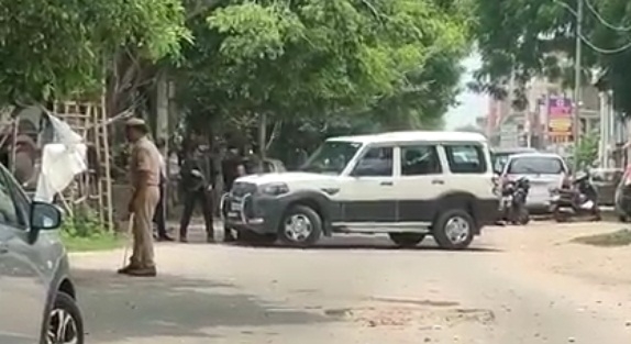 The Weekend Leader - Two alleged Al Qaeda-linked terrorists held in Lucknow: Police