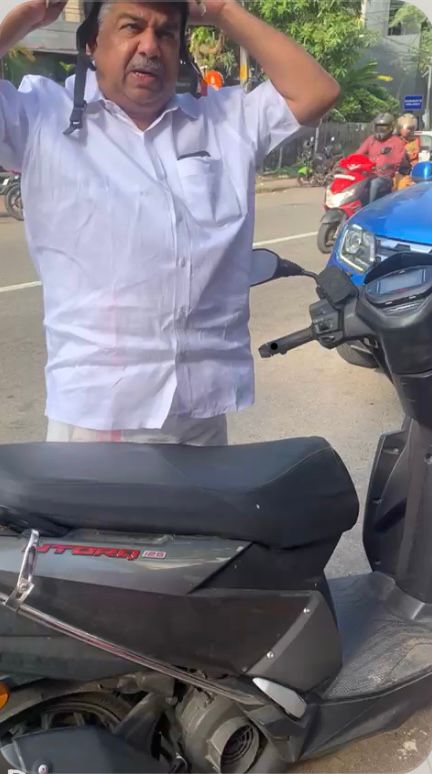 The Weekend Leader - Kerala Minister Saji Cherian Stops for Idlis and Tea at Roadside Shop in Thiruvananthapuram