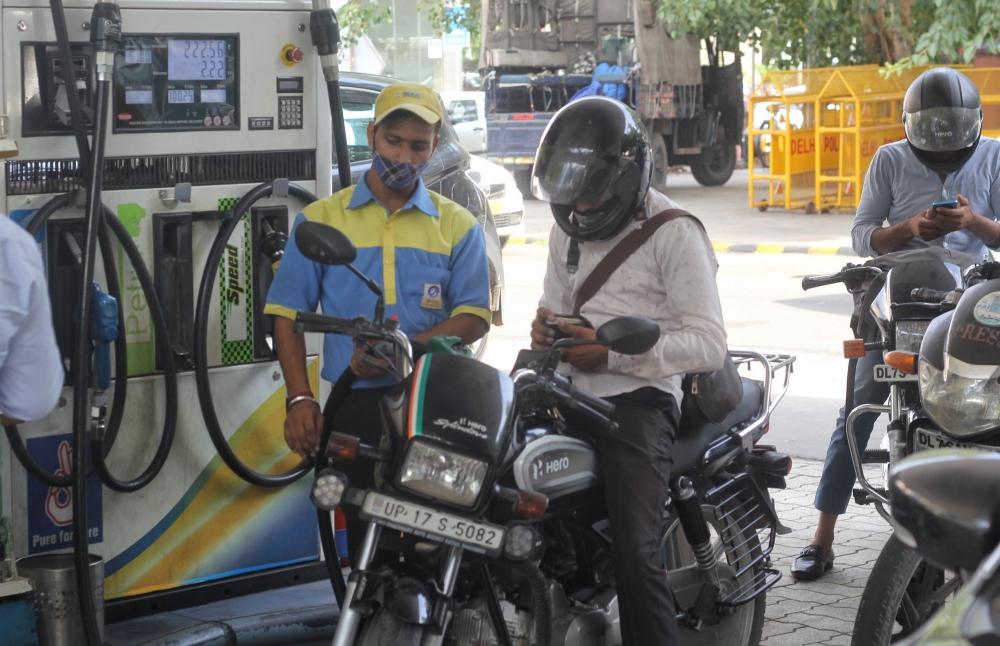 The Weekend Leader - Petrol, diesel price hike continues unabated