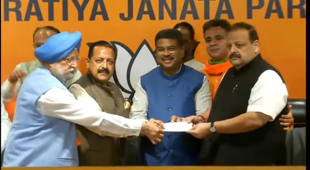 The Weekend Leader - Ex-NC leaders Devender Rana, Surjit Salathia join BJP