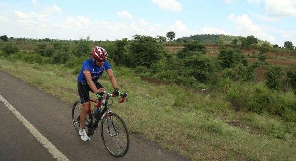 The Weekend Leader - 6000km in 37 days: 66-year man travels across the country