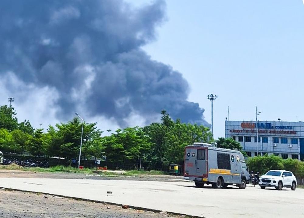 The Weekend Leader - Air India London-Bound Plane Crashes After Take-Off in Ahmedabad