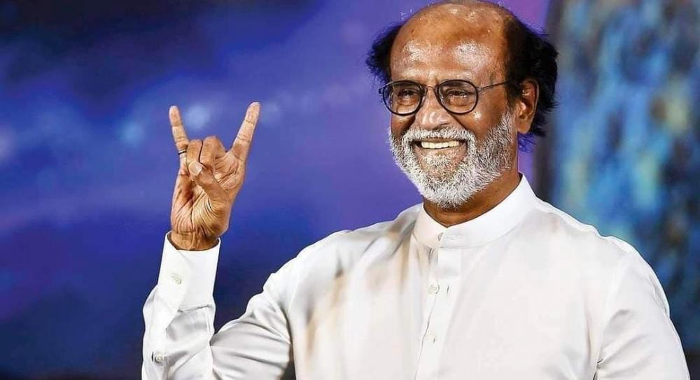 The Weekend Leader - Rajinikanth resurrects fan club, dissolves political outfit
