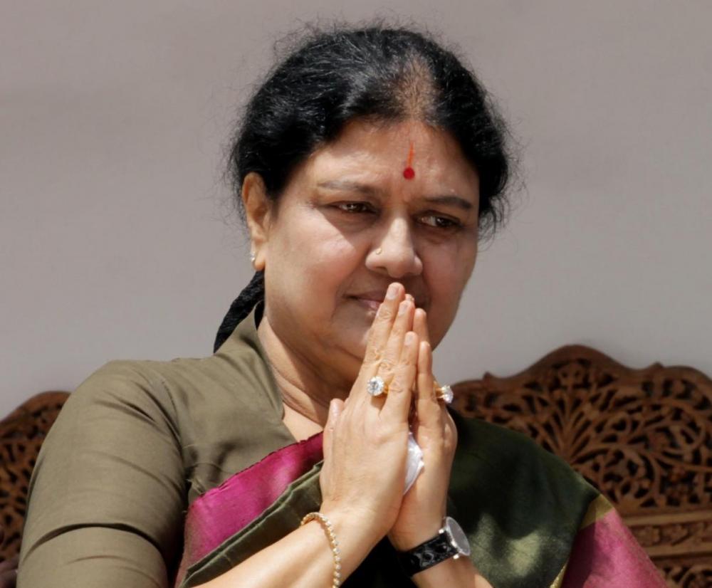 The Weekend Leader - Sasikala advises AIADMK worker to take vaccine, wear mask