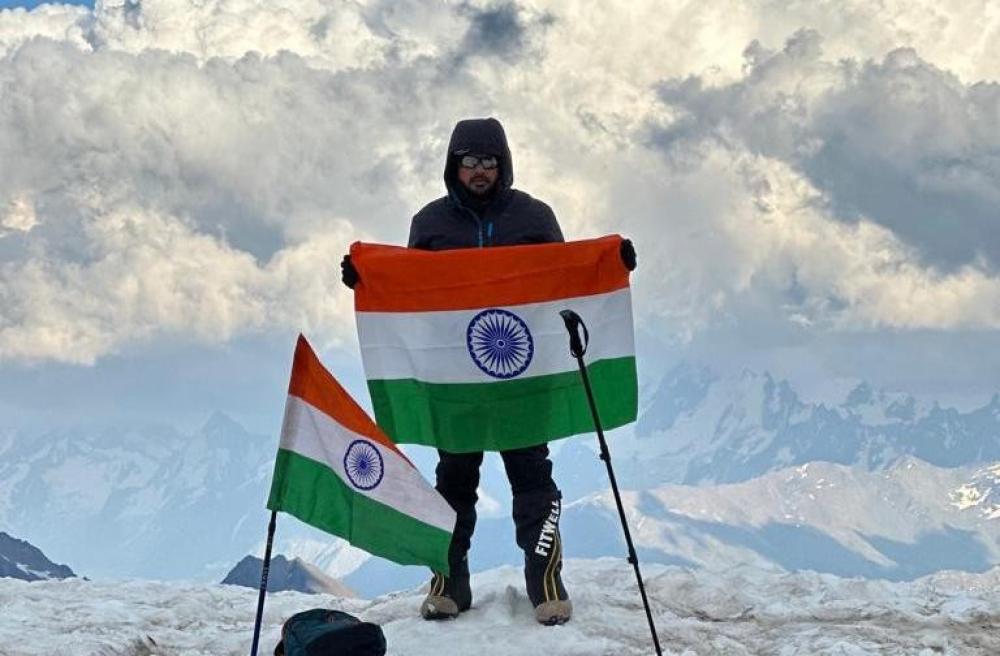 The Weekend Leader - Gurjot Singh Kaler, Punjab Police Officer, Conquers Mount Elbrus to Mark Independence Day