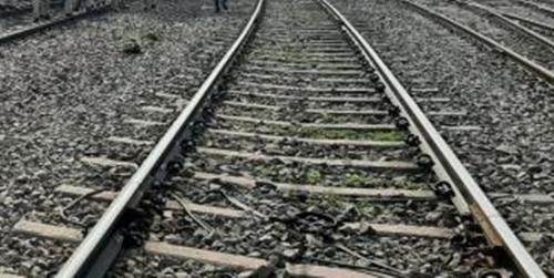 The Weekend Leader - Express train derails in TN's Dharmapuri, no casualties