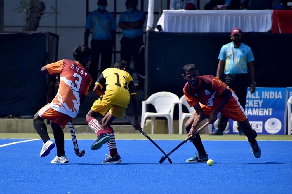 The Weekend Leader - All-India U-16 hockey: Hosts SNBP, Naval Tata Academy reach QFs