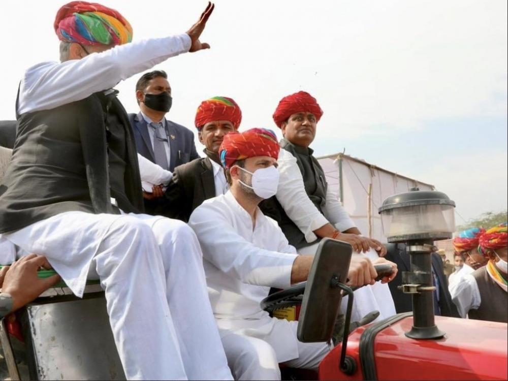 The Weekend Leader - Rahul Gandhi drives to tractor rally in Rajasthan
