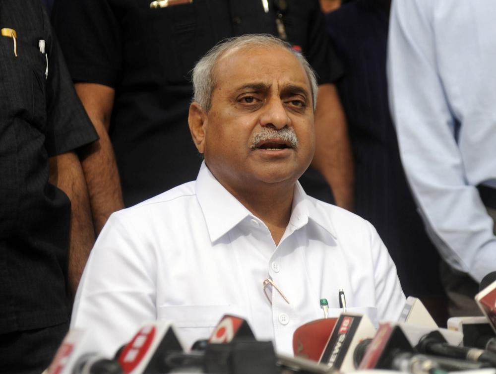 The Weekend Leader - Nitin Patel gets emotional for not being made CM