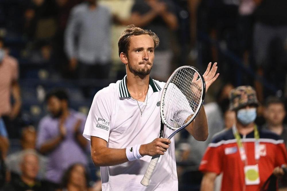 The Weekend Leader - Medvedev, Tsitsipas, Isner in Toronto semifinals