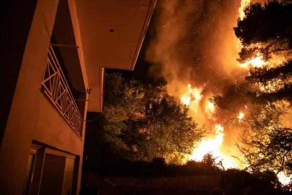 Wildfires rage as heatwave hits Southern Europe