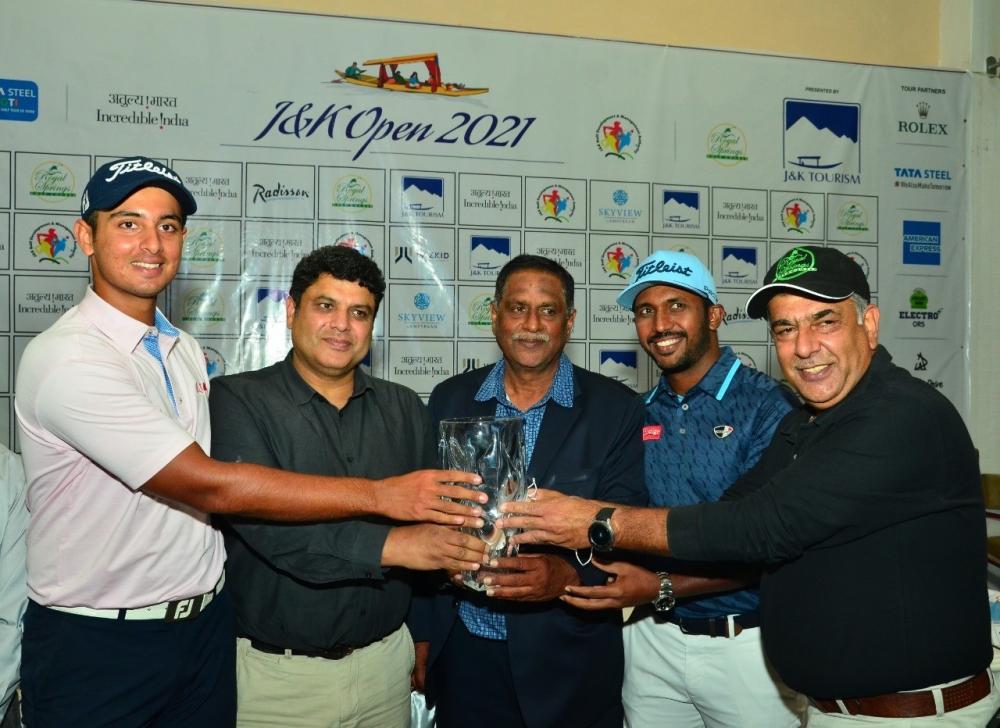 The Weekend Leader - Chikka, Randhawa top attractions at J&K Open