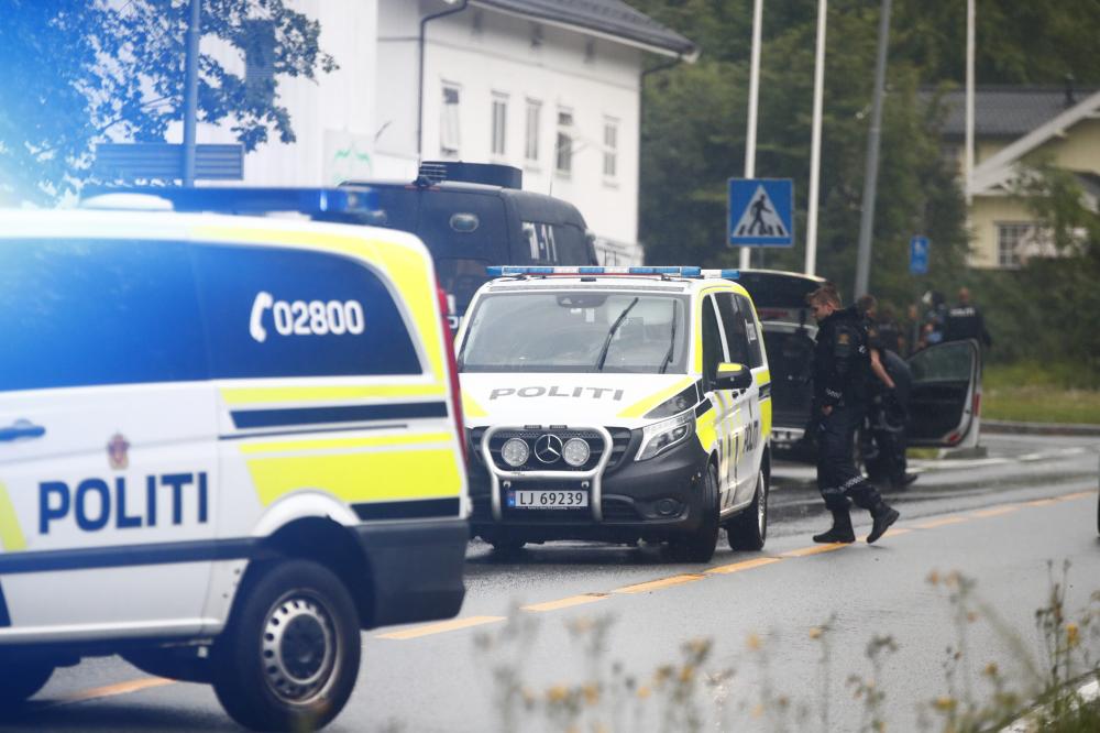 The Weekend Leader - 5 killed, 2 injured in Norway bow-arrow attack: Police