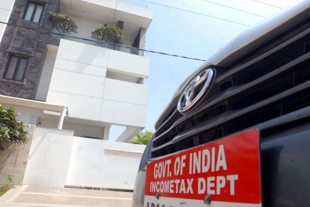 The Weekend Leader - I-T searches in Maha reveal unaccounted income of over Rs 184 Cr