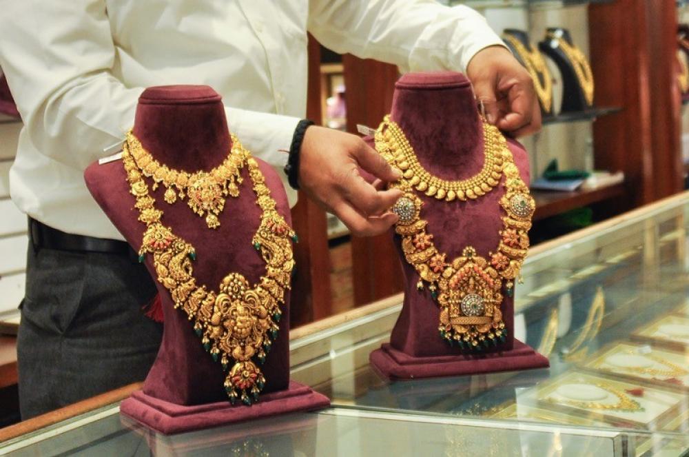The Weekend Leader - Gold Prices Hit Record Rs 1.27 Lakh Per 10 Grams on MCX