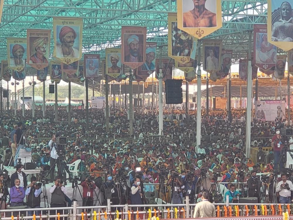 The Weekend Leader - PM Modi attends 'Janjatiya Gaurav Divas' celebrations in Bhopal