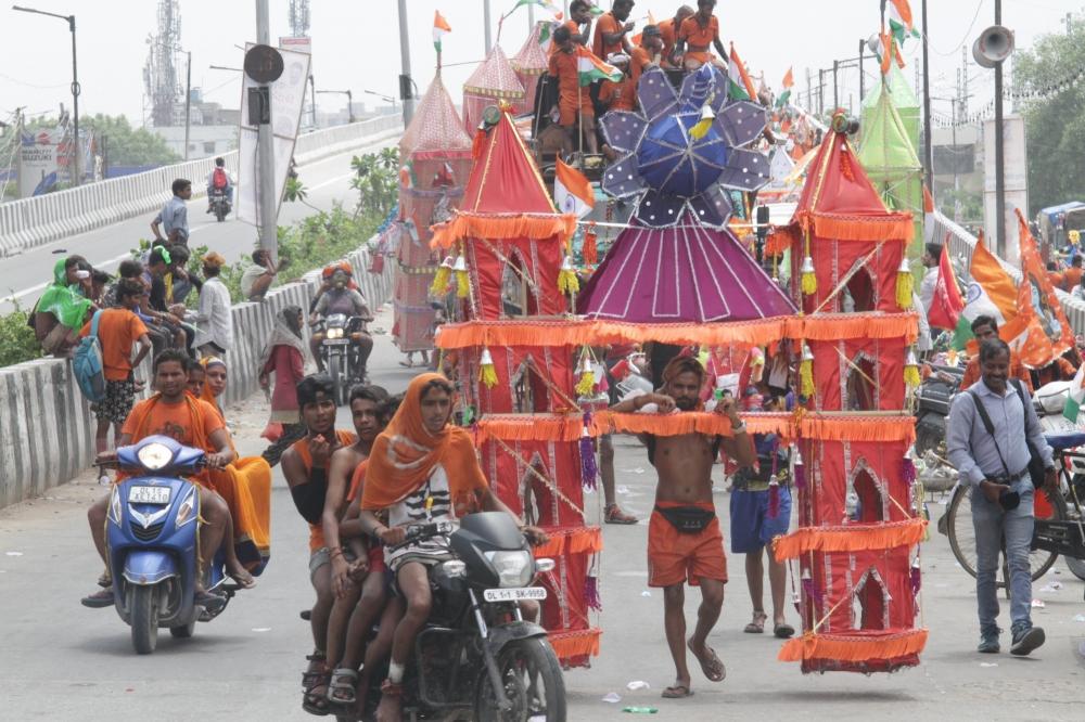 The Weekend Leader - Health of citizens, right to life paramount: SC asks UP to reconsider Kanwar Yatra