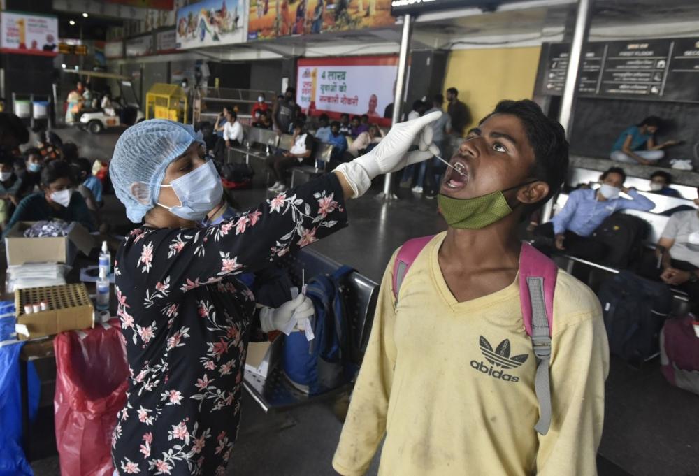 The Weekend Leader - India continues to see decline in new Covid case, over 32K in 24 hrs