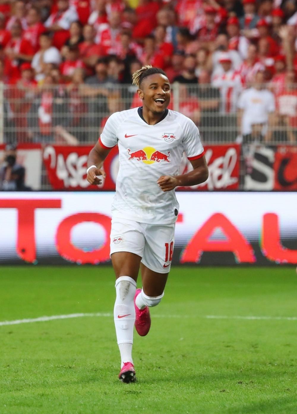 The Weekend Leader - Like Messi, but three goals don't make Nkunku, Leipzig happy