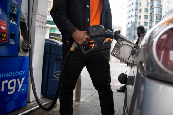 The Weekend Leader - California average gas prices set new record for 2nd straight day