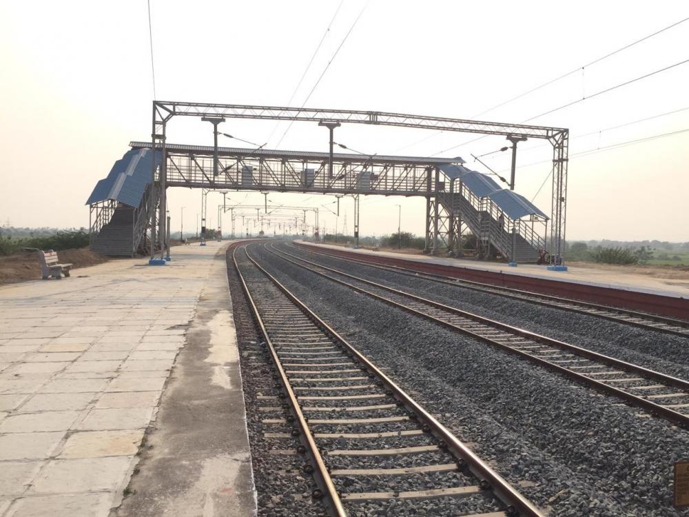 The Weekend Leader - South Central Railway commissions 134 km of electrified lines