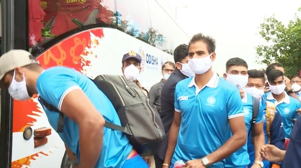 The Weekend Leader - Indian hockey teams arrive in Odisha; CM to felicitate them