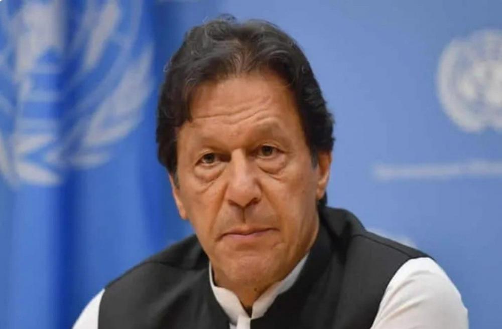 The Weekend Leader - Imran Khan cuts off Pakistani poet critical of his policies