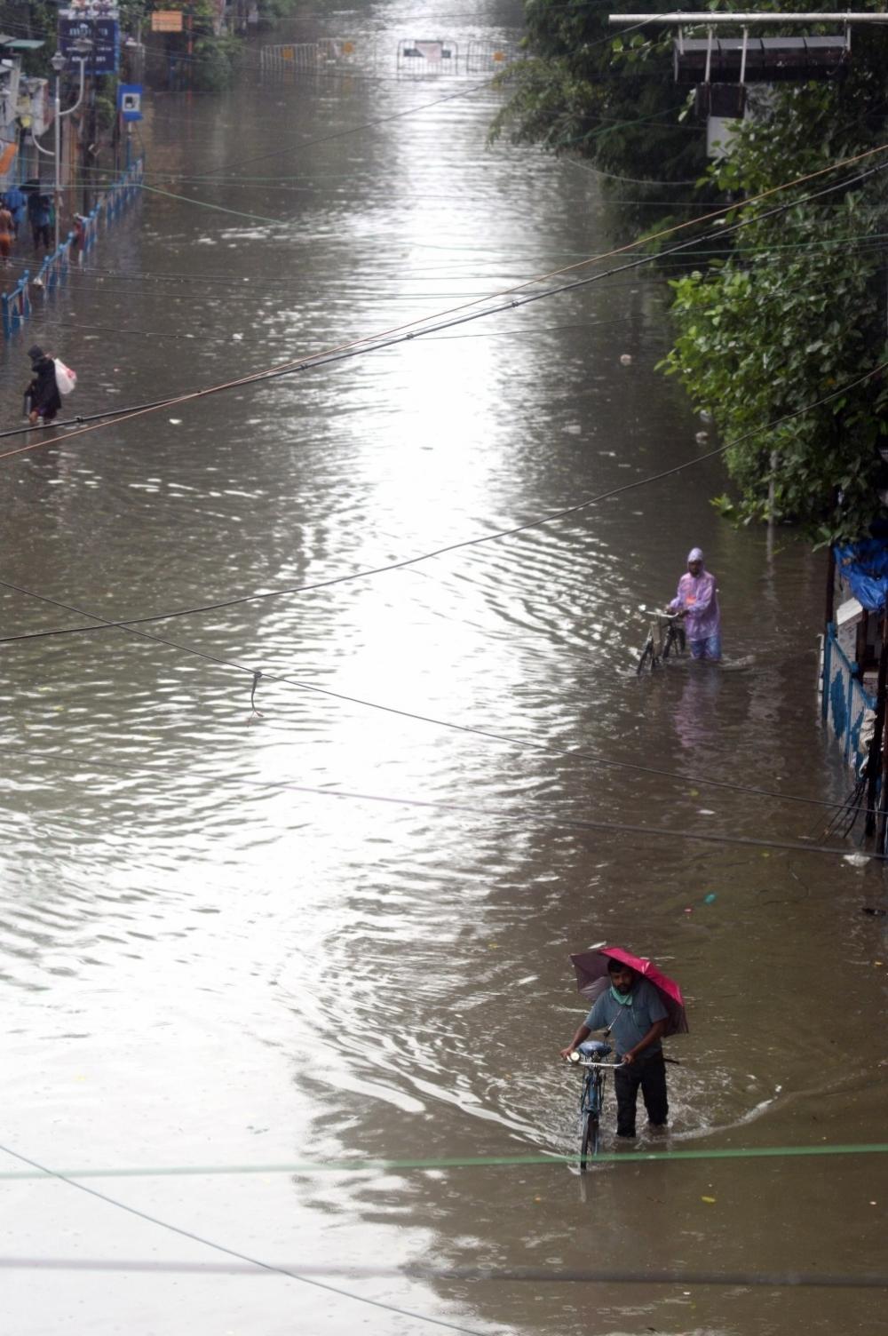 The Weekend Leader - Flood-affected Kerala to witness rains for 3-4 days more: IMD