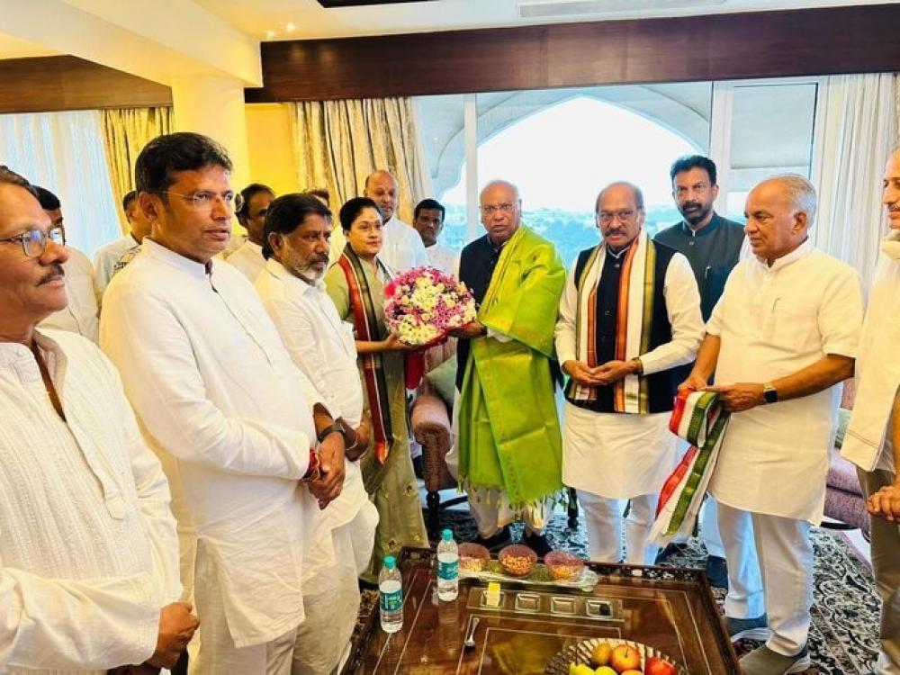 The Weekend Leader - Actor-Politician Vijayashanthi Joins Congress, Leaves BJP Ahead of Telangana Elections