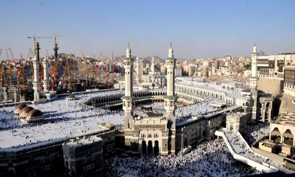 The Weekend Leader - Grand Mosque in Mecca receives 1st batch of Haj pilgrims