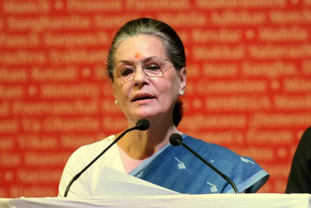 The Weekend Leader - Punjab MPs seek to meet Sonia Gandhi, may oppose Sidhu appointment