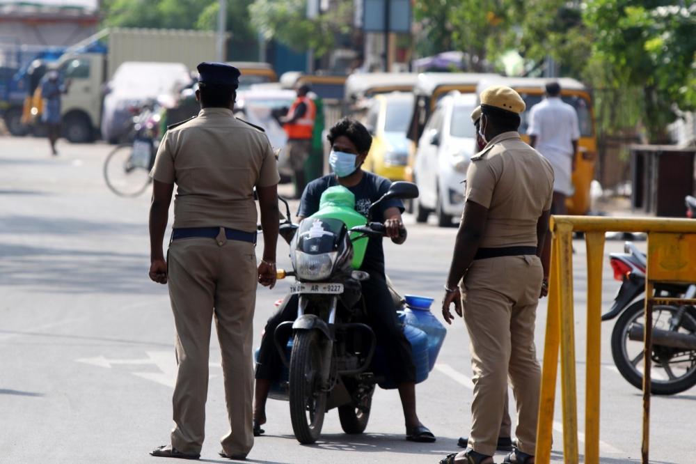 The Weekend Leader - Chennai police on high alert after AIADMK worker's murder