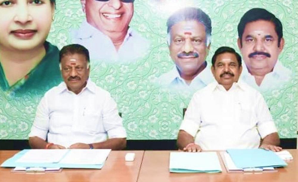 The Weekend Leader - Palaniswami rejects Panneerselvam's unity talk