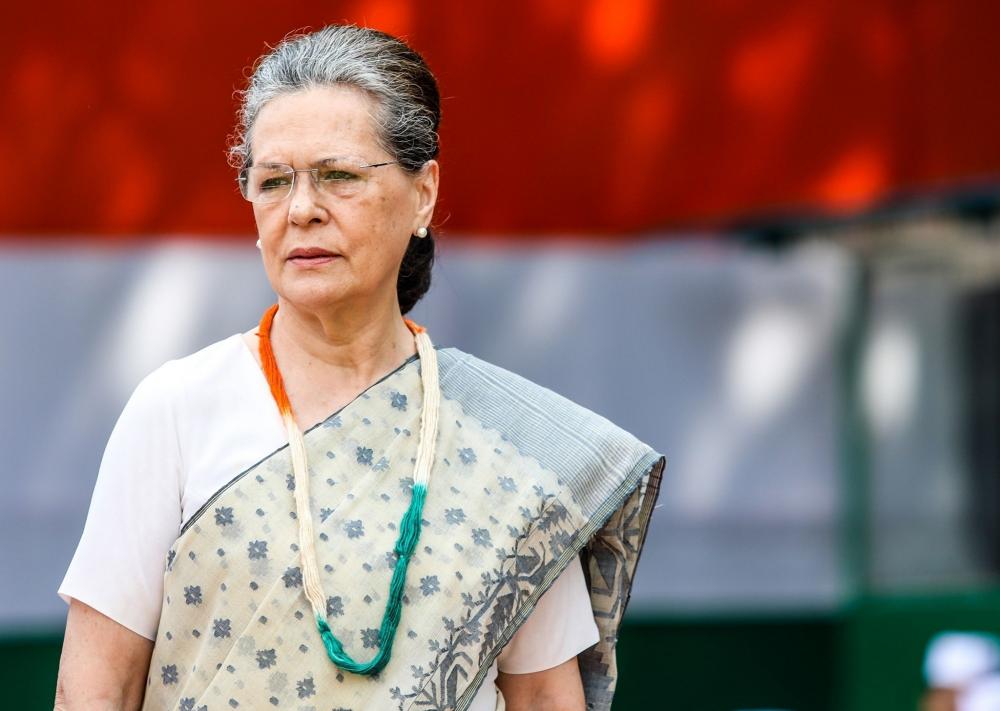 The Weekend Leader - Punjab MLAs authorise Sonia to select new CLP leader