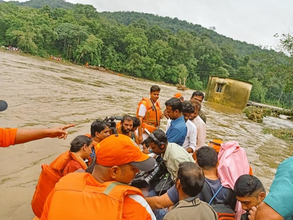 The Weekend Leader - Kerala floods: Blame game begins as death toll reaches 35