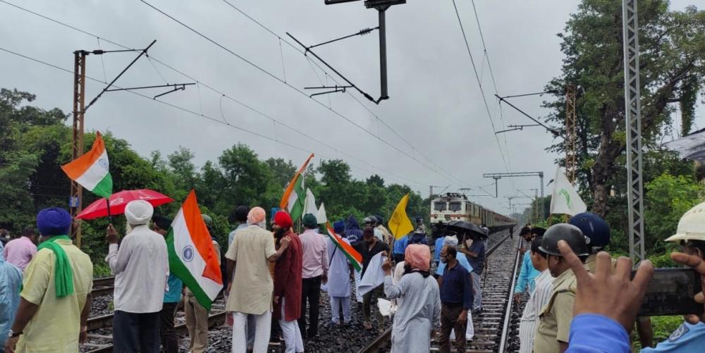 The Weekend Leader - Rail roko agitation: Train services disrupted at 30 places