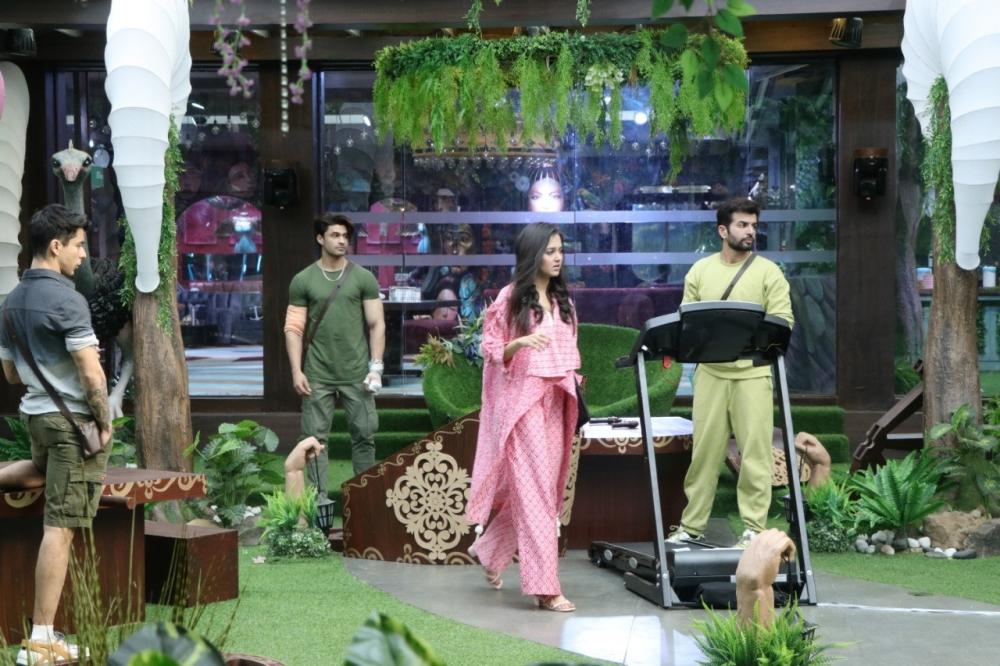 The Weekend Leader - Bigg Boss 15': Is friendship of Jay and Tejasswi on the rocks?