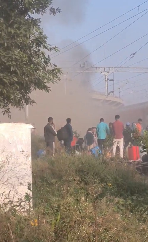 The Weekend Leader - Major Tragedy Averted as Fire Erupts in AC Coach of Amritsar–Saharsa Train
