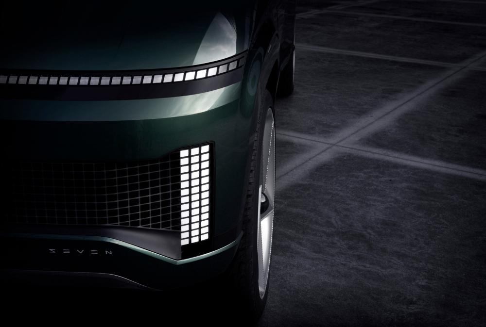 The Weekend Leader - Hyundai, Kia unveil electric concept SUVs at LA auto show