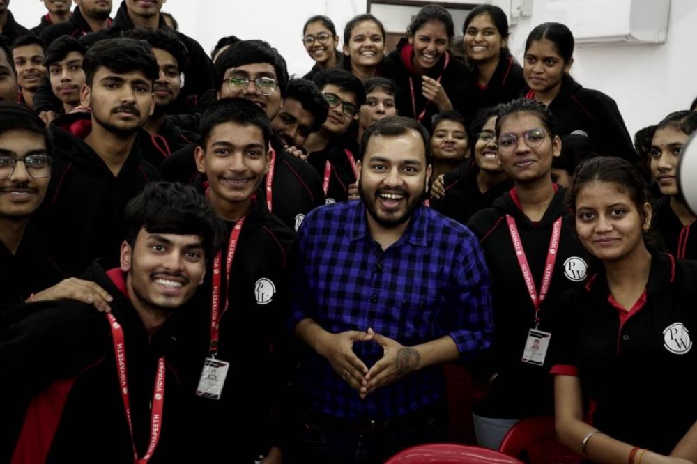 The Weekend Leader - Edtech Giant Physics Wallah Witnesses Rs 100 Crore Revenue Surge in Just 12 Days