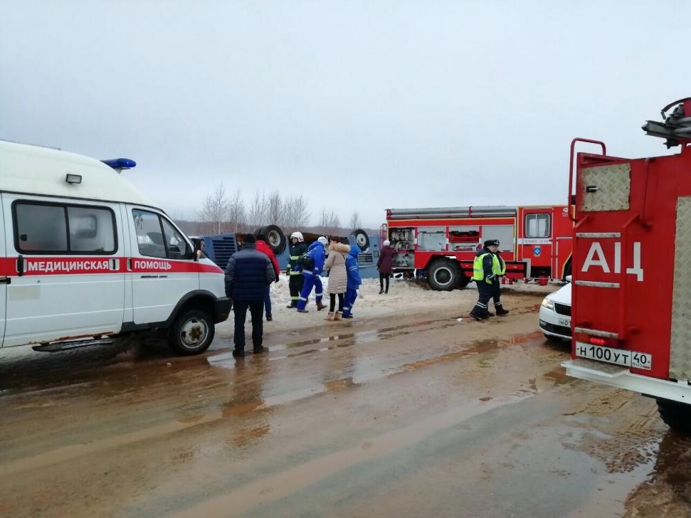 The Weekend Leader - 7 people dead after plane crash lands in Russia